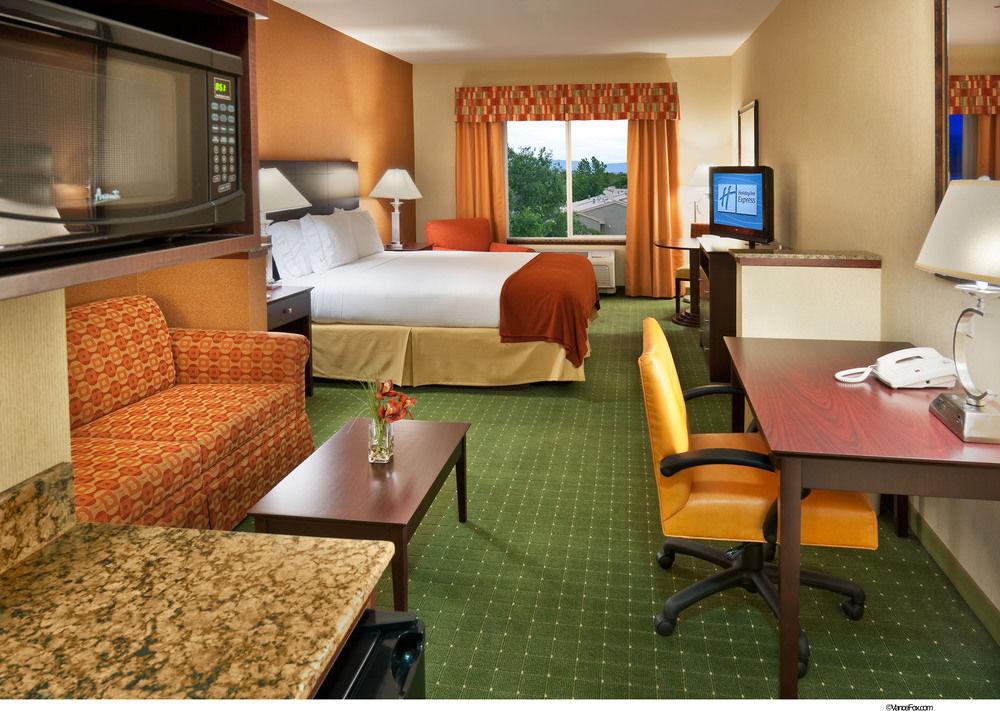 Holiday Inn Express Reno Airport By Ihg Экстерьер фото
