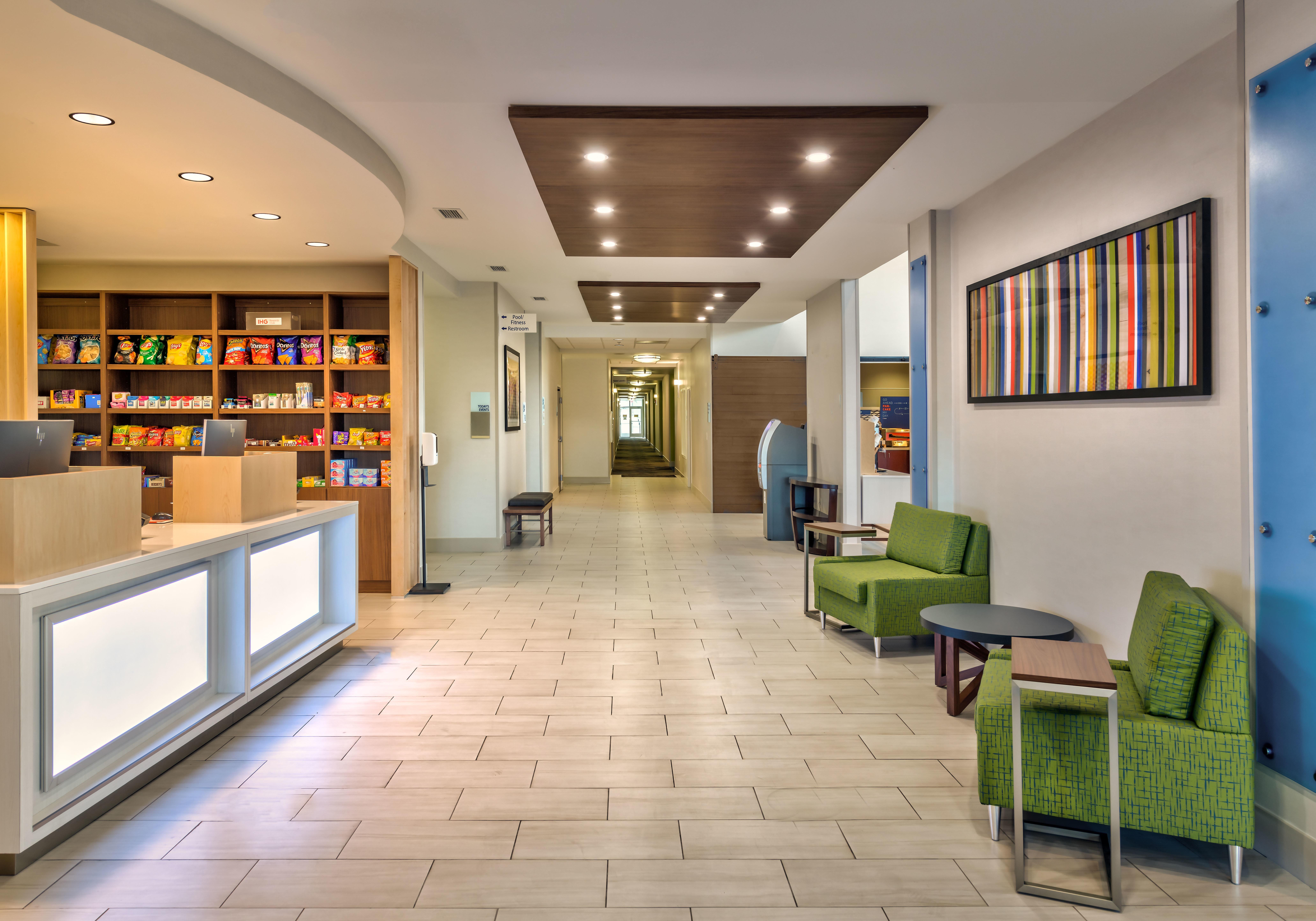 Holiday Inn Express Reno Airport By Ihg Экстерьер фото
